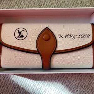 Womens Wallet White Broadcloth w/Additional Credit Card Insert MYM & LDY